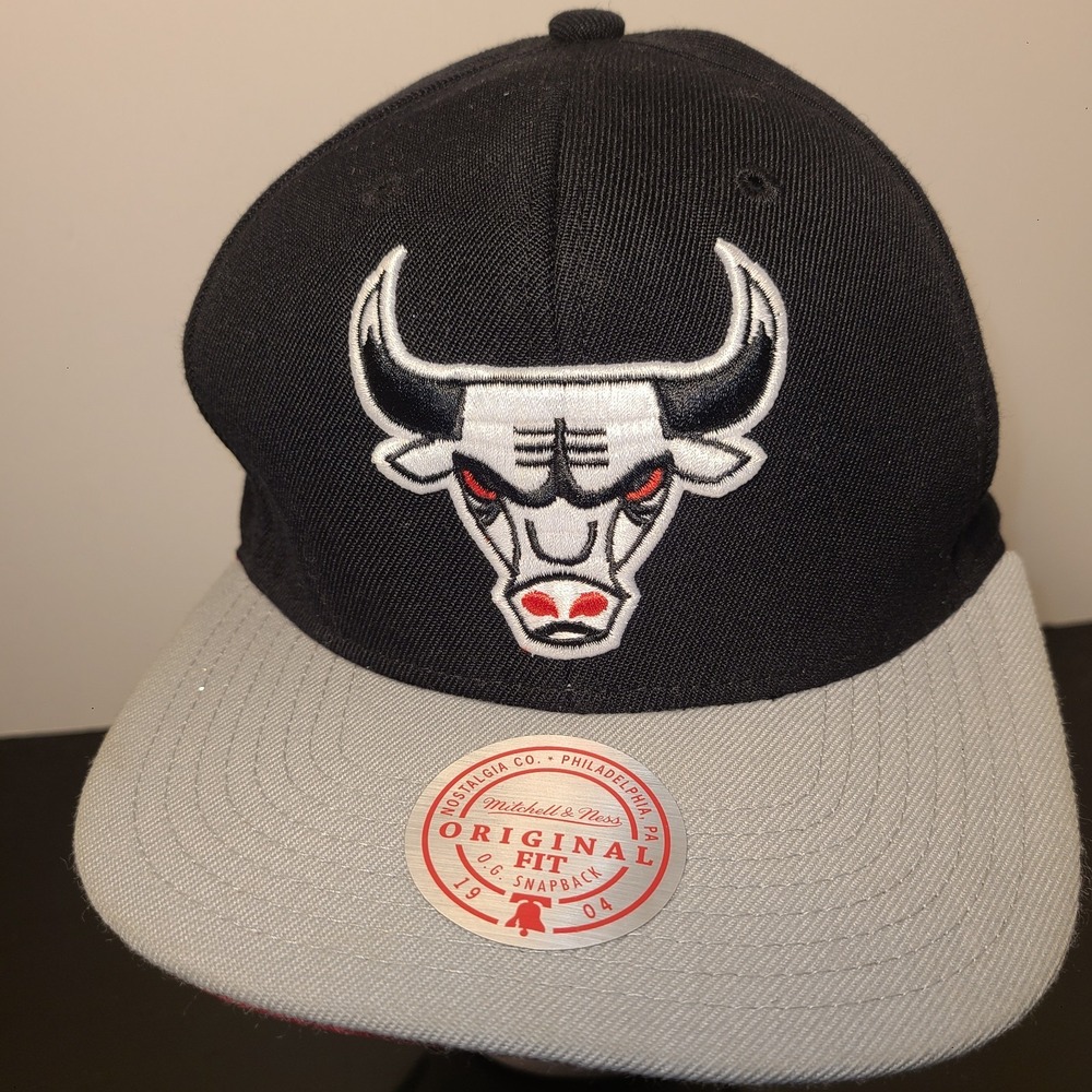 NWT Mitchell & Ness Chicago Bulls 3D White Logo Black Men's Snapback Hat Black